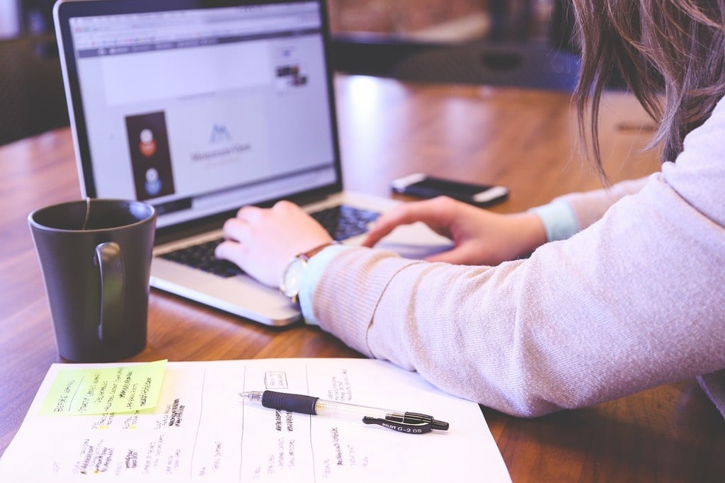 Sous-traiter son marketing digital : avantages et inconvénients